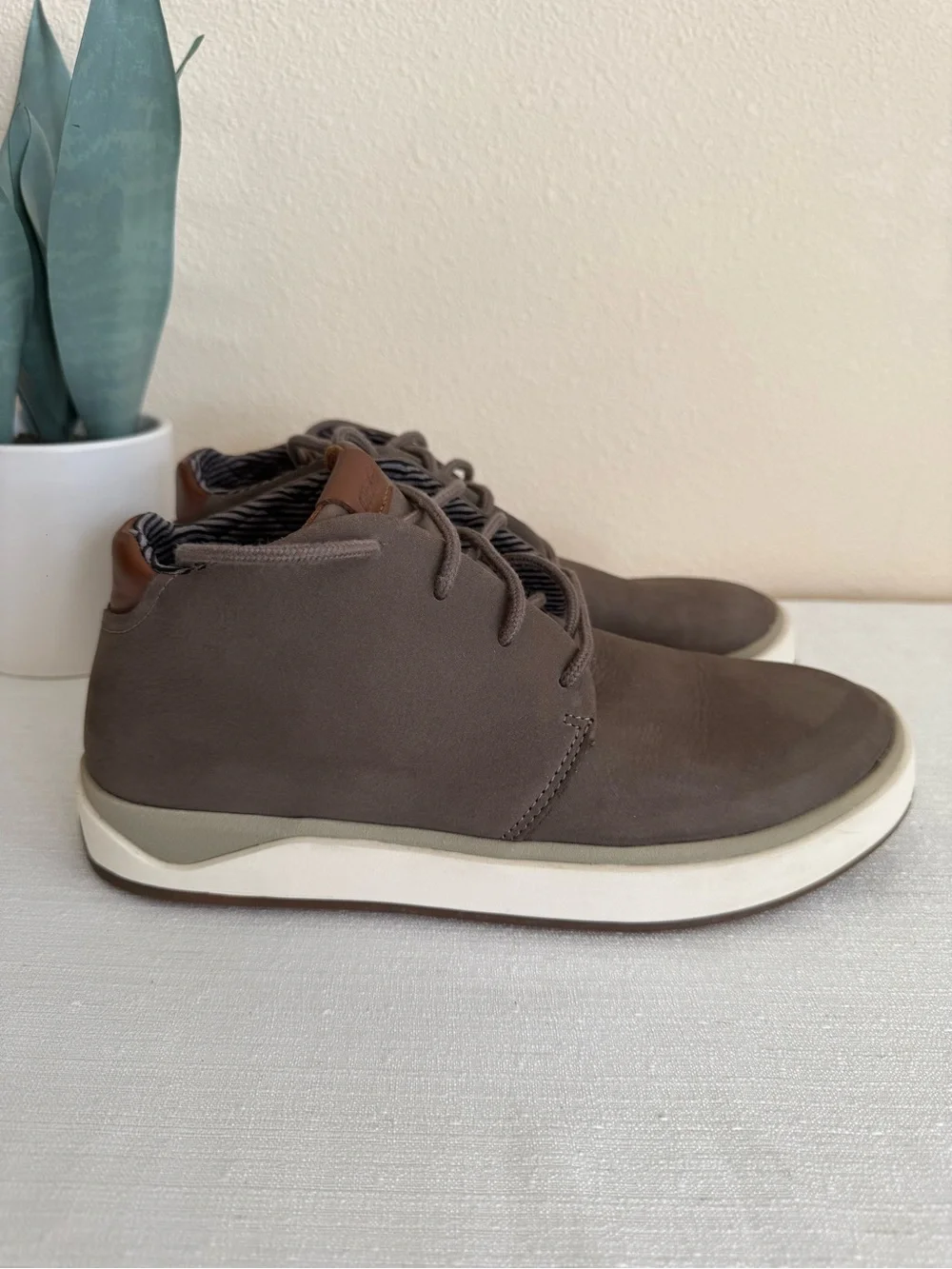 OluKai Papaku ‘Ili Men's Casual Mid-Top Sneakers in Brown Leather
